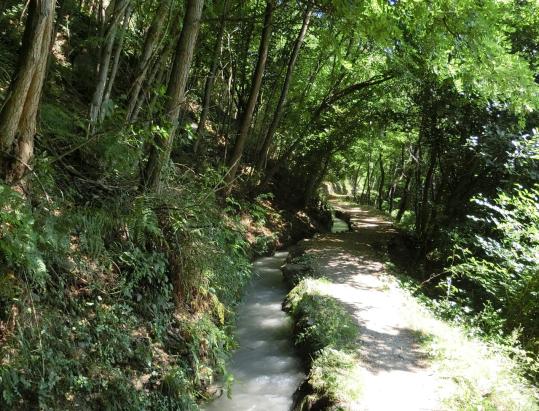 Sentiero della roggia di Rablá - piccolo e idillico