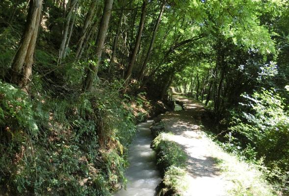 Sentiero della roggia di Rablá - piccolo e idillico