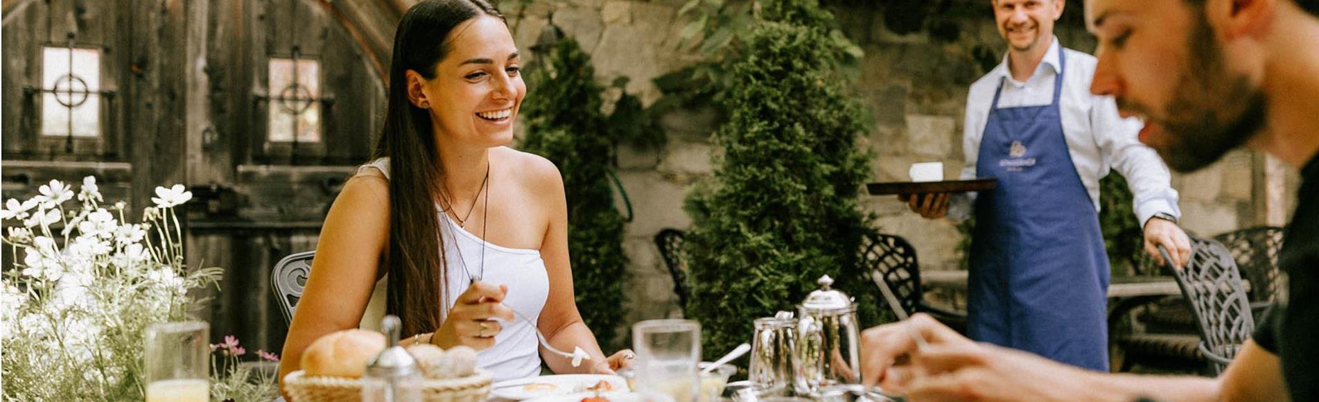 We serve you breakfast in the courtyard