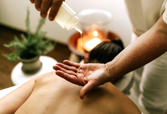 Massage mit Öl