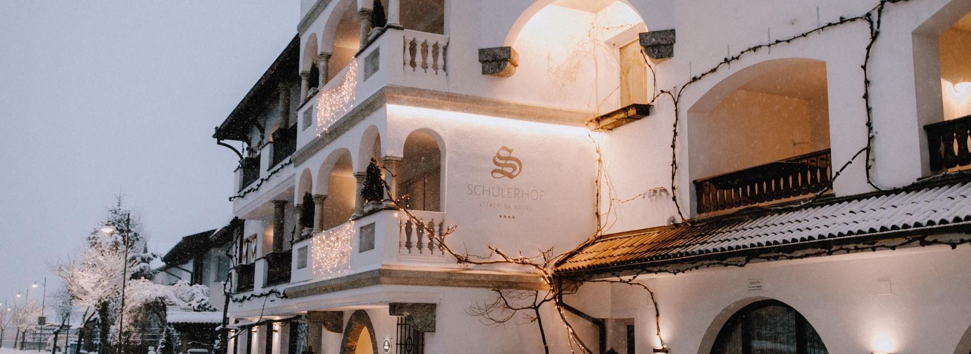 Hotel Schulerhof mit Schnee